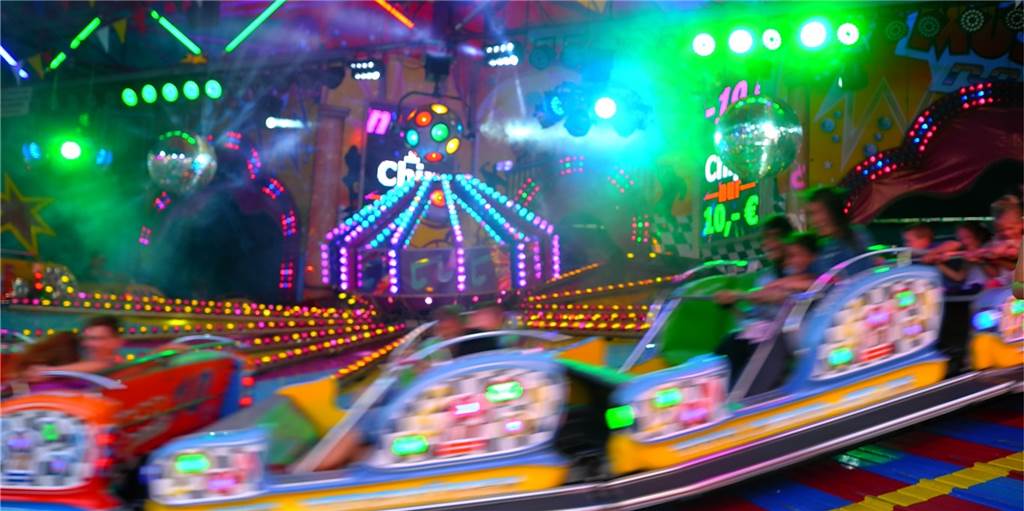 Mit neuem Disco-Jet: Die Fahrgeschäfte der Vredener Kirmes im Überblick Der Disco-Jet von Arno Heitmann ist ein alter Bekannter bei der Vredener Kirmes. In diesem Jahr kommt er allerdings mit einem neuen Musikexpress.