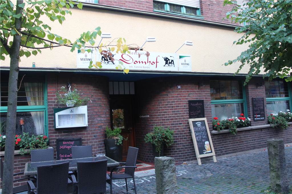 Der Domhof in Nordkirchen: Reichhaltige Speisenkarte und gediegene Atmosphäre Der Domhof am Mauritiusplatz in Nordkirchen.