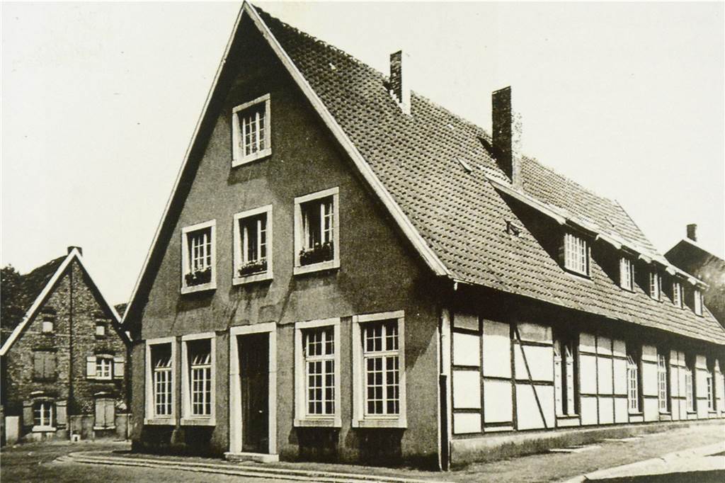 Krankenhaus in Werne: Von der kleinen Kapelle zur großen Klinik Der "Domhof" an der Südmauer war das erste echte "Krankenhaus" in Werne.