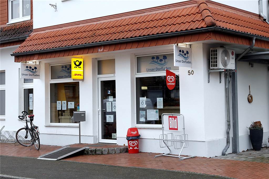 Hullern ist noch immer ohne Briefkasten - die Post entschuldigt sich Der Dorfladen Hullern, Hauptstraße 50, ist auch Postfiliale im Ortsteil.