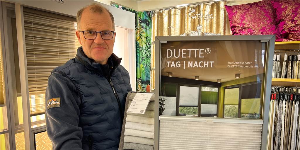 Energiesparend einrichten: Raumausstatter Stefan Scholten (55) gibt Tipps Der Dorstener Raumausstatter Stefan Scholten weiß, mit welchen Vorhängen und Plissee-Arten eine zusätzliche Wärmeisolierung gelingt.