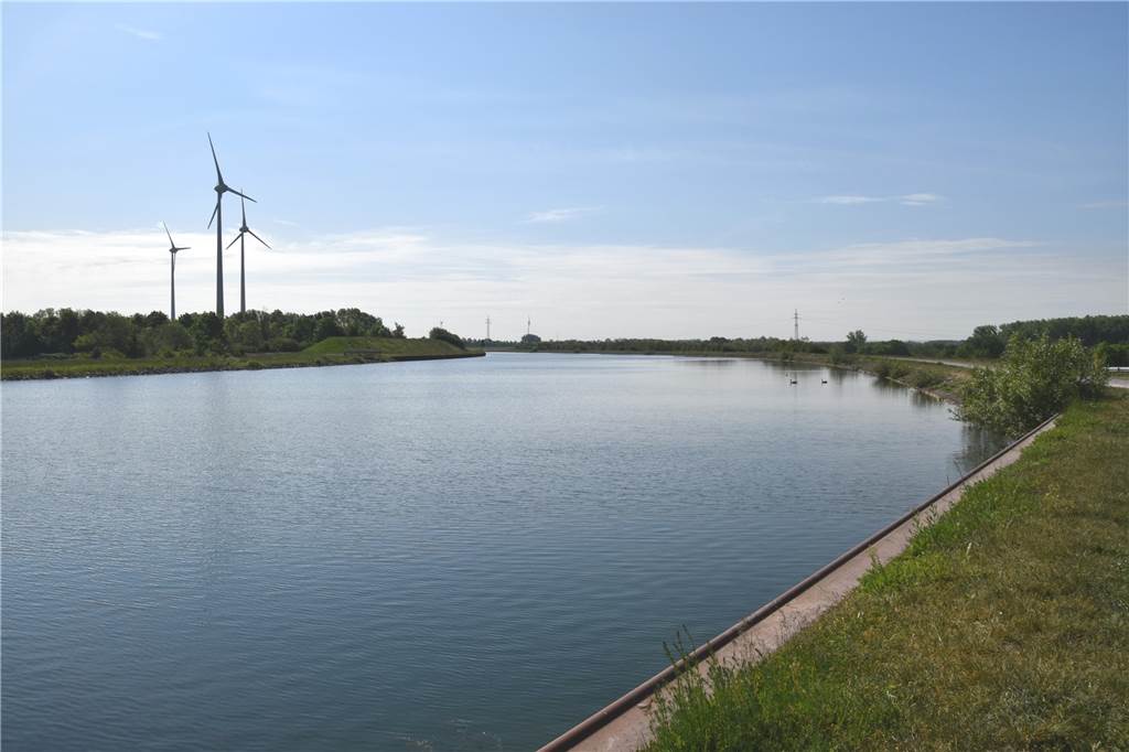 Wander-Experte empfiehlt Fünf-Halden-Tour gegen den Corona-Blues Der Dortmund-Ems-Kanal bei Leveringhausen vermittelt "Ostfriesland-Feeling".