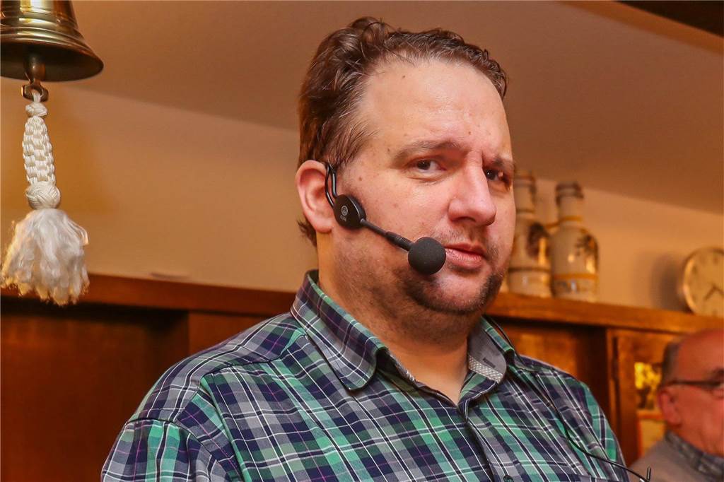 Rewe-Kaufmann Markus Teupe macht sich für bessere Busanbindung stark Der Dortmunder Karsten Hoch ist ÖPNV- und Bahn-Experte.