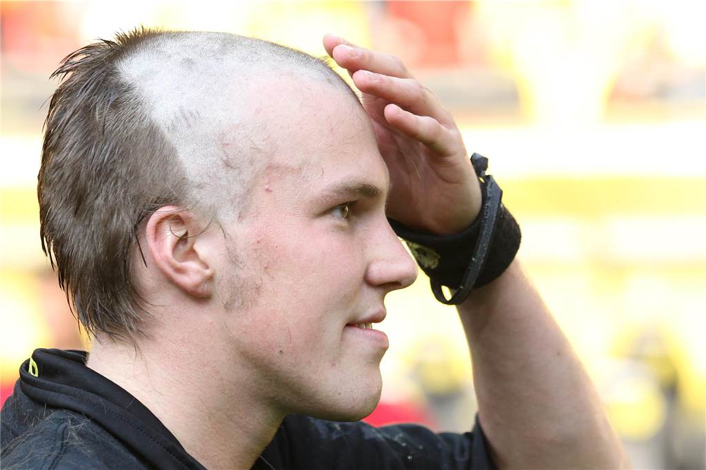 Eigene Pizza für JP Kraemer: Wie würden Chico, Großkreutz und Westphal Der Dortmunder Kevin Großkreutz feierte den Sieg der deutschen Fußball-Meisterschaft im Jahr 2011 mit einer neuen Frisur. Ab der Hälfte stellte der Rasierer den Dienst ein.