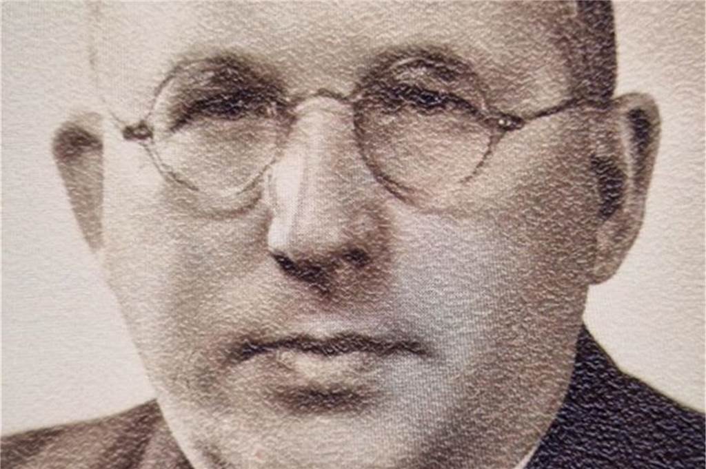 Nazis töteten seinen Onkel: Peter Dowding an einem Ort des Schreckens Der Dortmunder Vikar Anton Steinhoff schickte Angehörigen von Opfern der Exekutionen nach dem Krieg Nachrichten.