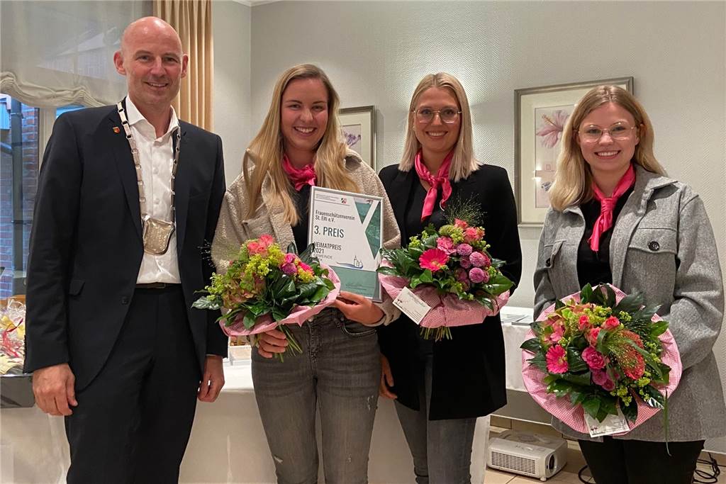 Landfrauen, „Plattdeutscher Krink“ und Frauenschützen ausgezeichnet Der dritte Preis beim Heimat-Preis Heek ging an die Frauenschützen St. Elfi.