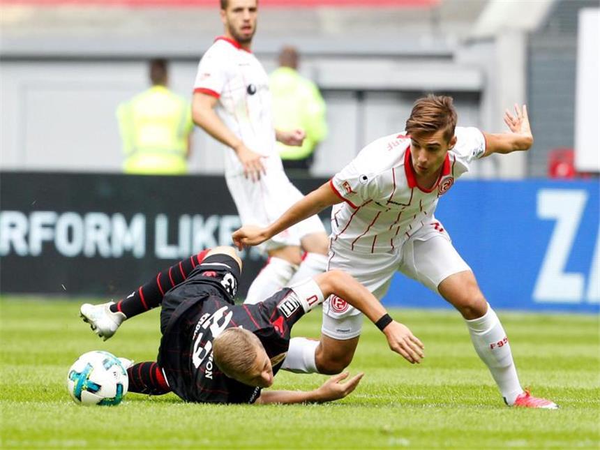 Neuhaus sichert Fortuna 3:2 im Topspiel Der Düsseldorfer Florian Neuhaus (r) bescherte seiner Mannschaft drei Punkte gegen Union Berlin. Foto: Roland Weihrauch
