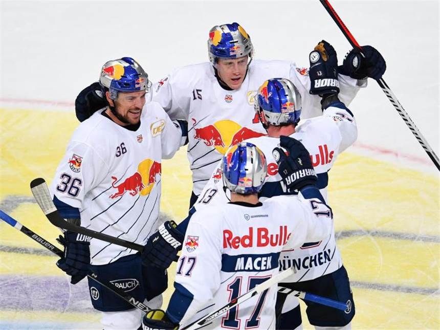 7:1 gegen Straubing: München verteidigt Tabellenführung Der EHC München feierte gegen Straubing einen 7:1-Kantersieg. Foto: Uwe Anspach