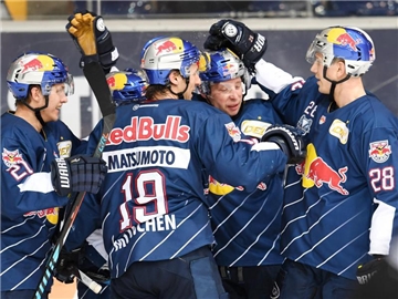 Der EHC München steht mit dem dritten Sieg im dritten Spiel dicht vor dem DEL-Halbfinale. Foto: Tobias Hase