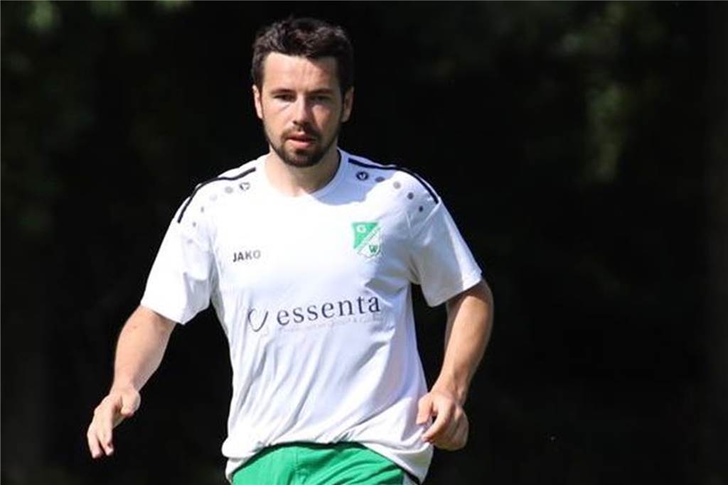 Dortmunder B-Liga-Trainer hält emotionalere Ansprachen als Steffen Baumgart Der ehemalige Bezirksliga-Kicker Juri Lefarov (31).
