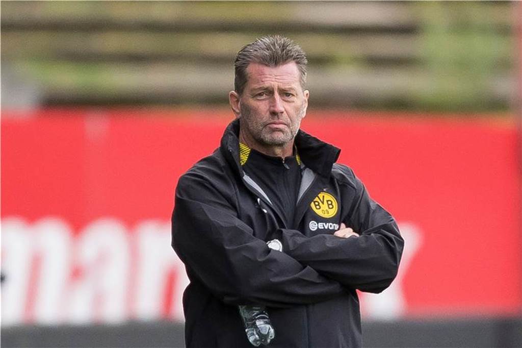 Vorzeitige Trennung: Ex-BVB-Trainer Michael Skibbe schon wieder auf Jobsuche Der ehemalige BVB-Trainer Michael Skibbe hat einen neuen Job in Al Bahah.