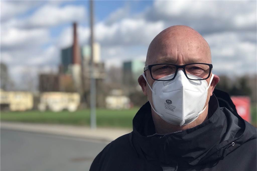 Sprengung des Steag-Kraftwerkes: Ein Tag zwischen Warten und Hektik Der ehemalige Steag-Betriebsratsvorsitzende Ralf Melis kommentierte die Sprengung in einem emotionalen Interview.
