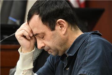 Der ehemalige US-Arzt Larry Nassar bei der Urteilsverkündung in Lansing. Foto: Dale G. Young