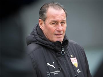 Der ehemalige VfB-Trainer Huub Stevens glaubt an die Rettung des Vereins. Foto: Daniel Naupold.