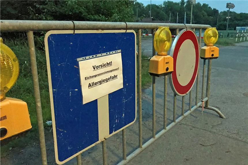 Achtung! Schädling breitet sich in Werne weiter aus Der Eichenprozessionsspinner breitet sich in Werne weiter aus. Stand 20. Juni 2018 sind sechs Stellen in Werne mit Warnhinweisen ausgestattet.