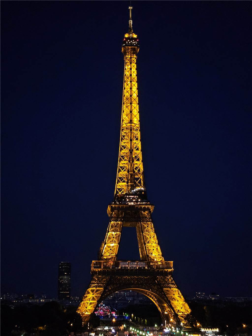 Der Eifelturm bei Nacht ist einfach ein toller Anblick. Das dachte sich auch Tim Pree und hat diesen Schnappschuss aufgenommen.