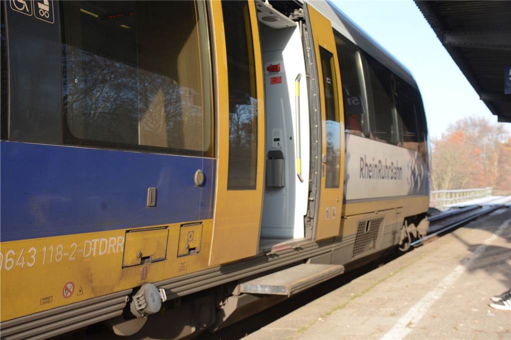 DB will Bahnhöfe in Hervest, Lembeck und Wulfen barrierefrei ausbauen Zug