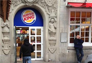 Der Eingang der Burger-King-Filiale am Ostenhellweg gegenüber der Reinoldikirche in Dortmund. Auch diese Filiale ist betroffen.