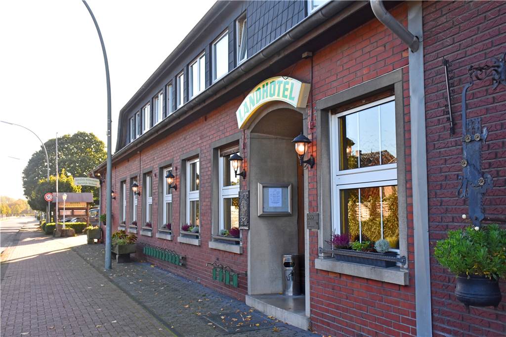 Das Landhaus Elkemann: Frische Ideen für eine Traditionsgaststätte Der Eingang zum Restaurant liegt an der Eper Straße.