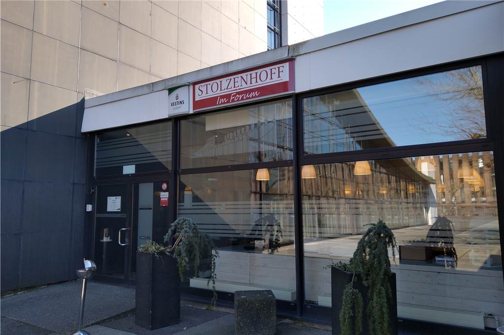 Neuer Impfstoff „Novavax“ überzeugt Castrop-Rauxeler nur begrenzt Der Eingang zur Impfstelle an der Europahalle. Hier wurden am Montag die ersten Menschen mit dem neuen Novavax-Impfstoff geimpft. Viele waren es allerdings nicht.