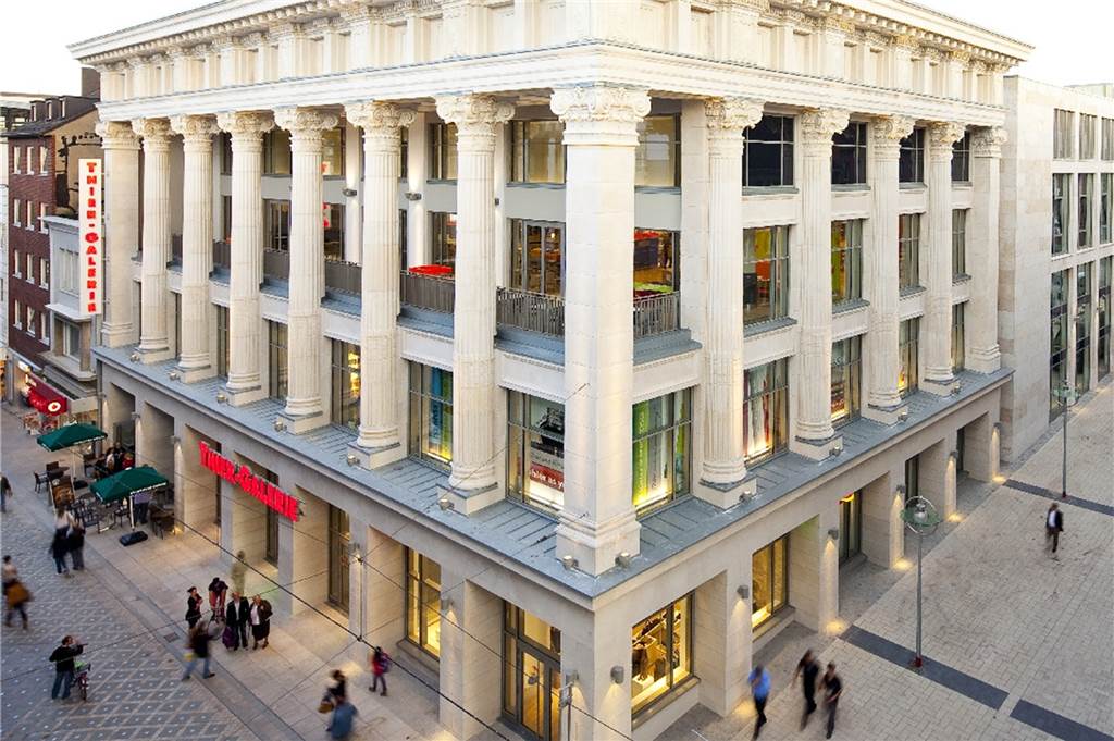Wie uns die Thier-Galerie zum Einkaufen verführt Der Eingangsbau der Thier-Galerie orientiert sich architektonisch am Berlet-Haus, das vorher an der gleichen Stelle stand.