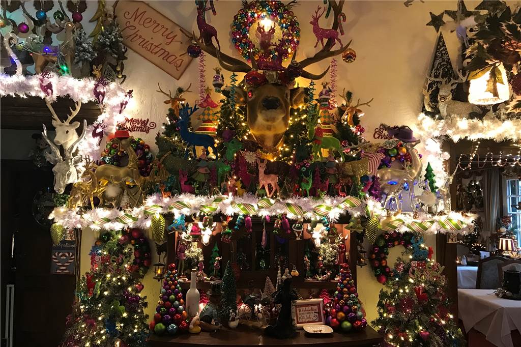 Füchtelner Mühle entführt in Weihnachtswunderland - und das Essen schmeckt auch Der Eingangsbereich der Füchtelner Mühle
