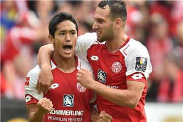 Der Einsatz von Levin Öztunali (r.) in den anstehenden EM-Qualifikationsspielen ist fraglich. Foto: Torsten Silz