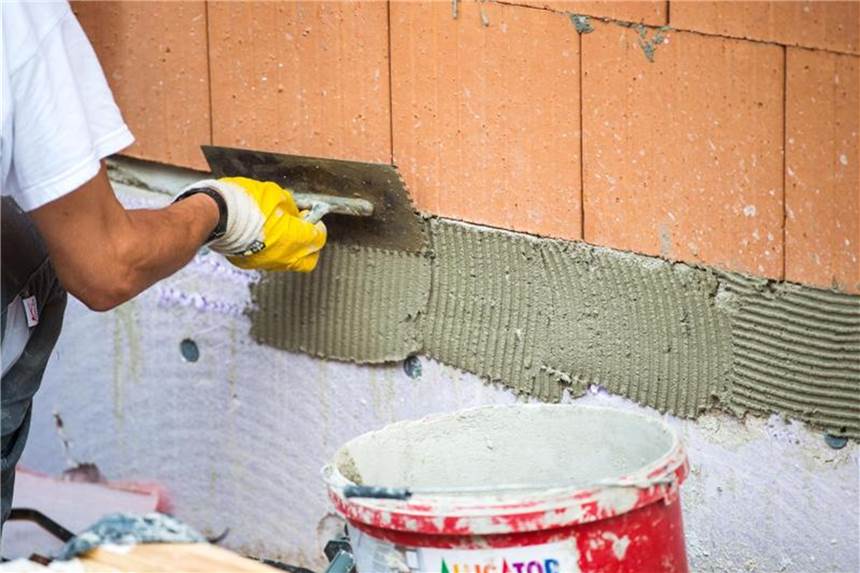 Handwerker verzweifelt gesucht Der eklatante Mangel an Handwerkern ist spürbar an allen Ecken und Enden. Foto: Lino Mirgeler