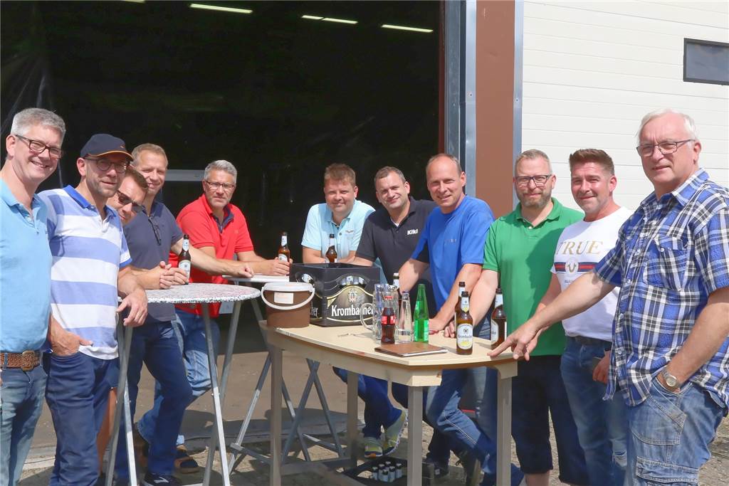 Sessionsstart ohne neues Prinzenpaar findet Zustimmung bei KG-Mitgliedern Der Elferrat nach getaner Tat.