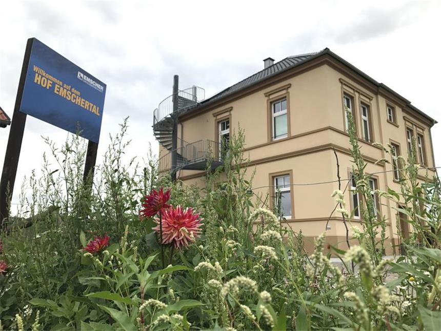 Diese Pläne hat das Café Hof Emschertal in Ickern Der Emschertalhof am Hochwasserrückhaltebecken in Ickern. Freitags, samstags und sonntags soll er von April bis Oktober geöffnet haben.