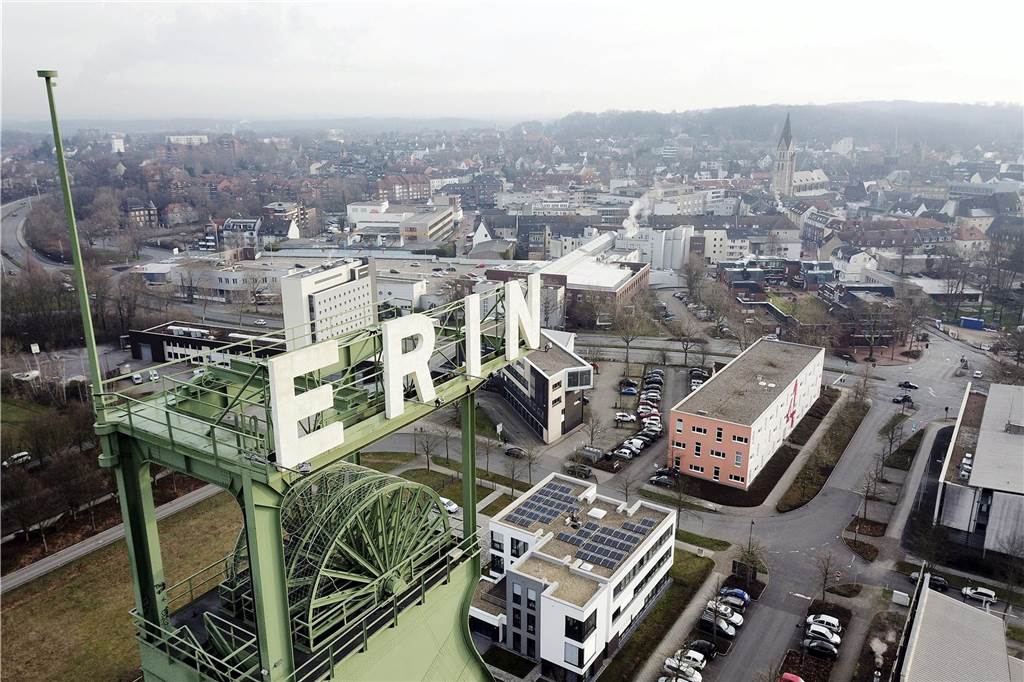 Der Erin-Turm in Castrop-Rauxel aus der Luft.
