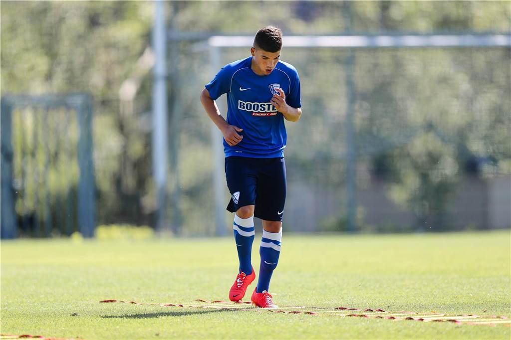 Der erst 15-jährige Castrop-Rauxeler Gökhan Gül wirkte beim Training des damaligen Zweitligisten VfL Bochum am 3. Juli 2014 mit - wie auch der Rauxeler Michael Esser (Torwart). Wenige Monate später unterschrieb Gül einen Profi-Vertrag.