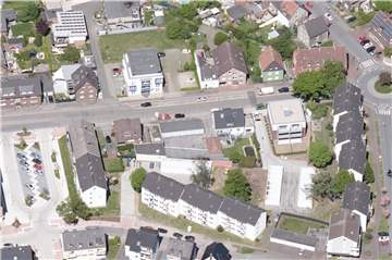 Der erste Bauabschnitt der Klosterstraße läuft stadteinwärts zwischen Georgplatz (links) und Kreisverkehr Hafenstraße.
