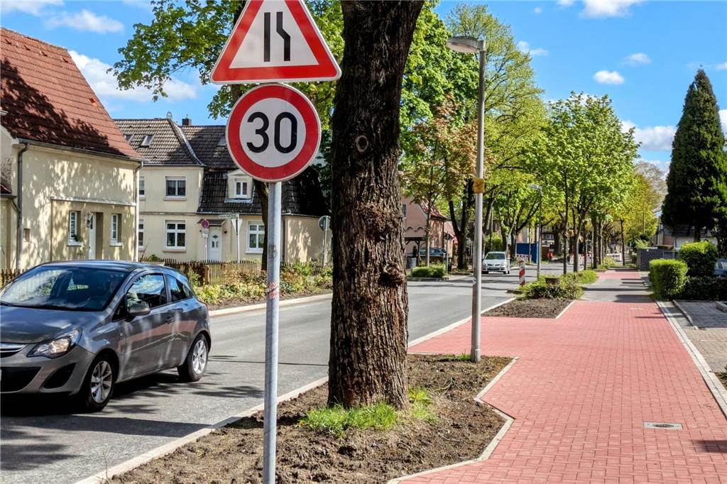 Glück-Auf-Straße länger gesperrt - Unbekannte Täter sorgen für Gefahr Der erste Bauabschnitt der Sanierung zwischen Marx- und Sadeckistraße ist fertiggestellt.