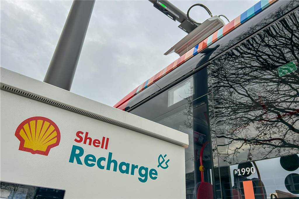 Erste E-Busse mit besonderer Optik auf Tour: Premiere auf Buslinie R76/77 Der erste E-Bus wurde am Betriebshof der Regionalverkehr Münsterland (RVM) in Stadtlohn vorgestellt.