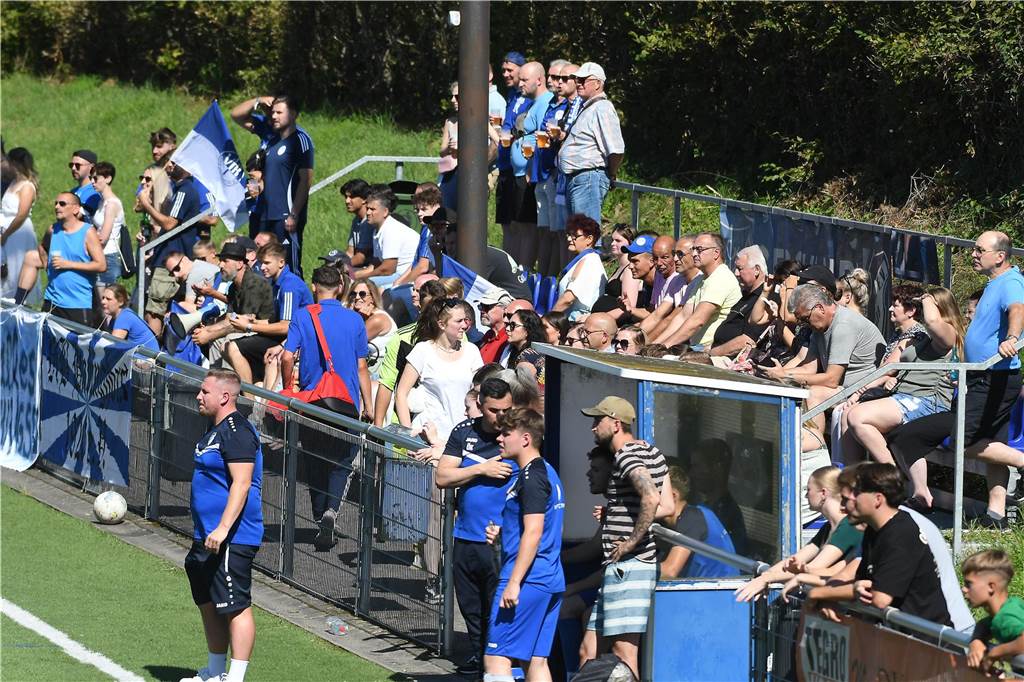 Der erste Spieltag der Saison 24/25 ist durch. Hier sind die 116 besten Fotos von Fotograf Volker Engel.