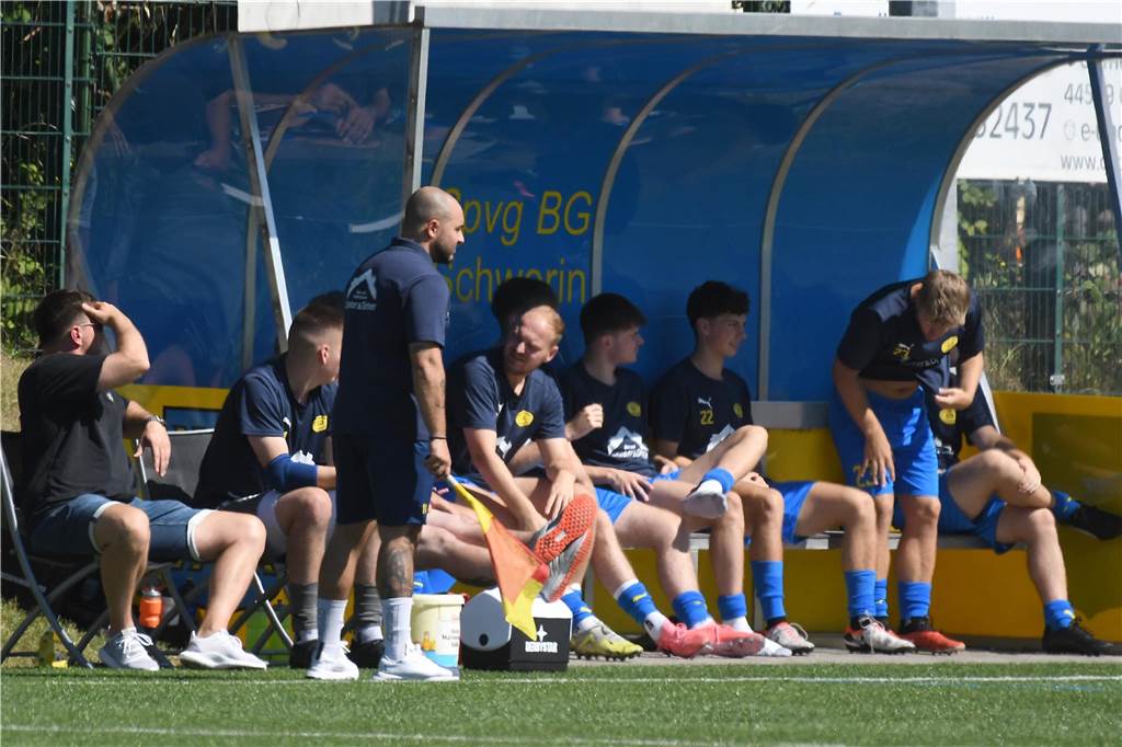 Der erste Spieltag der Saison 24/25 ist durch. Hier sind die 116 besten Fotos von Fotograf Volker Engel.