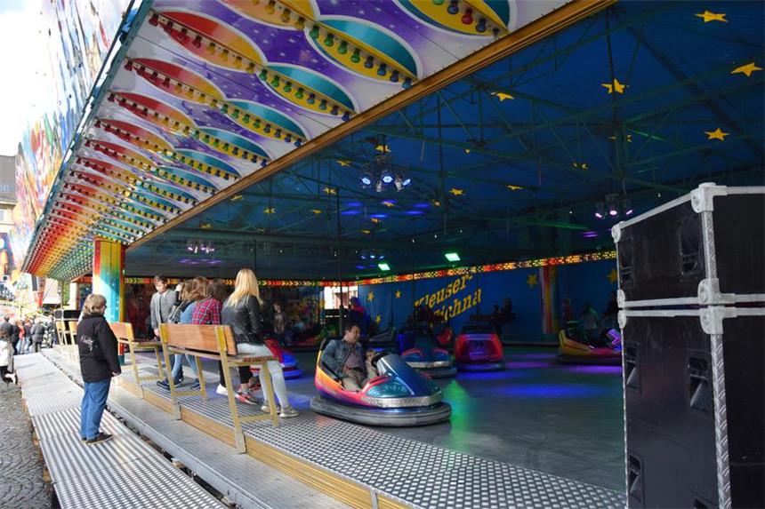 So war der erste Tag der großen Herbstkirmes Der erste Tag der Castrop-Rauxeler Herbstkirmes 2015