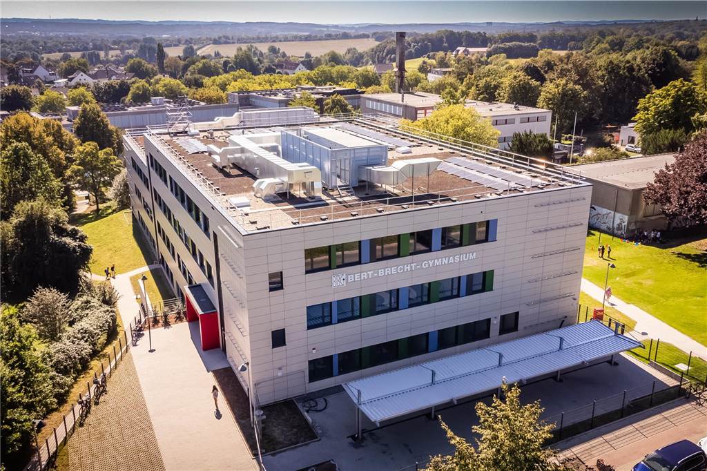 xxx Der Erweiterungsbau des Bert-Brecht-Gymnasiums in Dortmund-Kirchlinde wurde nun offiziell eingeweiht. So sieht das Gebäude von außen aus.
