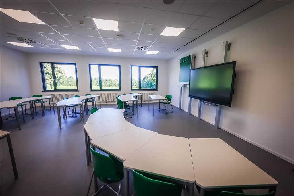 Der Erweiterungsbau des Bert-Brecht-Gymnasiums in Dortmund-Kirchlinde wurde nun offiziell eingeweiht. So sieht das Gebäude von außen aus.