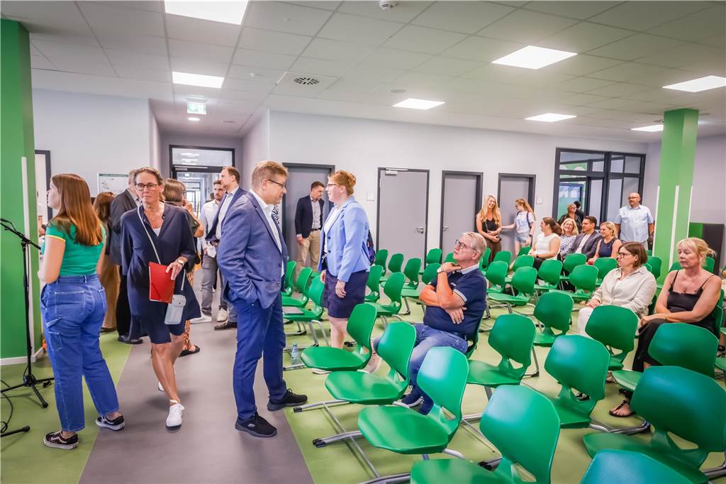Der Erweiterungsbau des Bert-Brecht-Gymnasiums in Dortmund-Kirchlinde wurde nun offiziell eingeweiht. So sieht das Gebäude von außen aus.