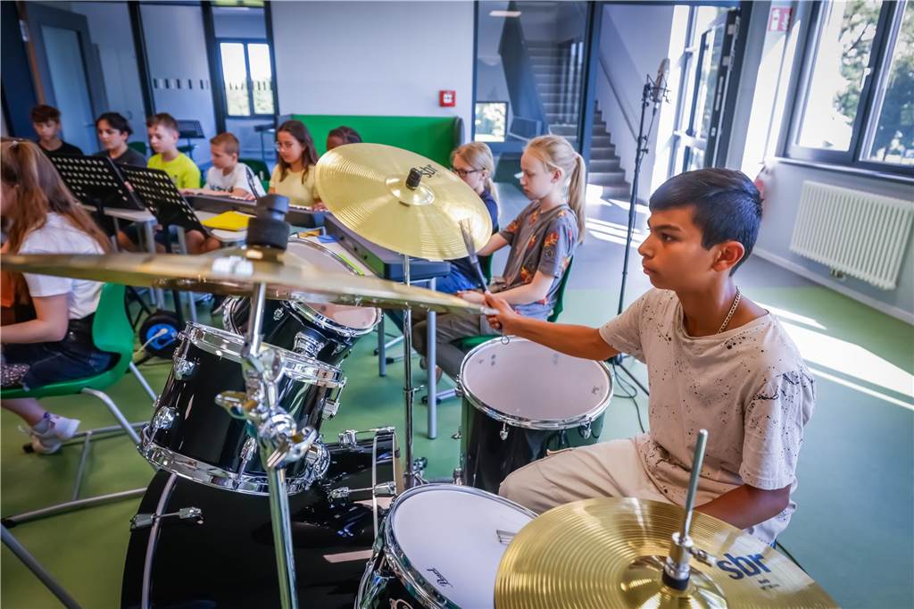 Der Erweiterungsbau des Bert-Brecht-Gymnasiums in Dortmund-Kirchlinde wurde nun offiziell eingeweiht. So sieht das Gebäude von außen aus.