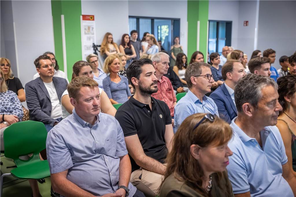 Der Erweiterungsbau des Bert-Brecht-Gymnasiums in Dortmund-Kirchlinde wurde nun offiziell eingeweiht. So sieht das Gebäude von außen aus.