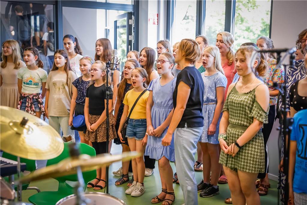 Der Erweiterungsbau des Bert-Brecht-Gymnasiums in Dortmund-Kirchlinde wurde nun offiziell eingeweiht. So sieht das Gebäude von außen aus.