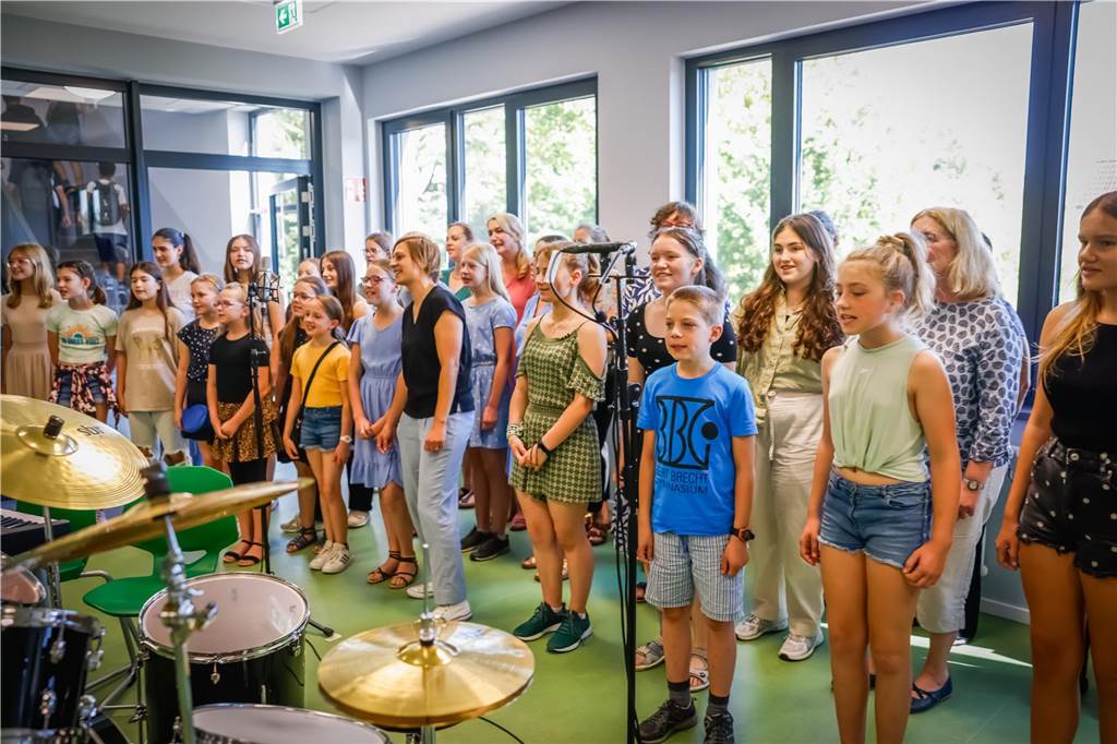 Der Erweiterungsbau des Bert-Brecht-Gymnasiums in Dortmund-Kirchlinde wurde nun offiziell eingeweiht. So sieht das Gebäude von außen aus.