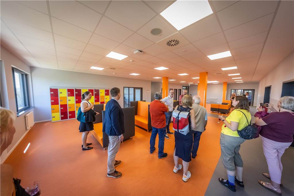 Der Erweiterungsbau des Bert-Brecht-Gymnasiums in Dortmund-Kirchlinde wurde nun offiziell eingeweiht. So sieht das Gebäude von außen aus.
