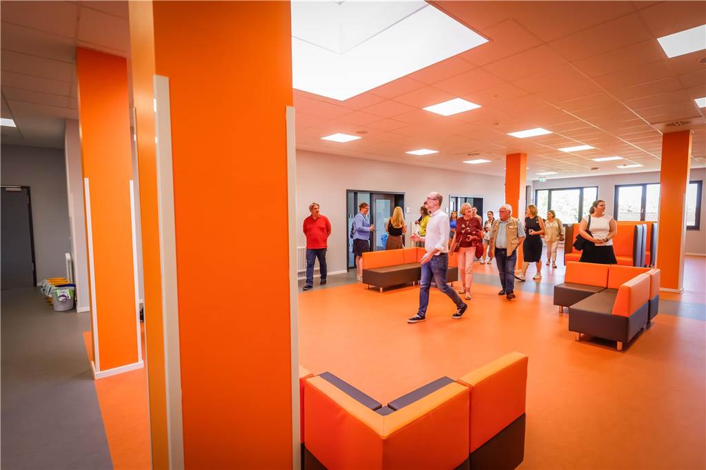 Der Erweiterungsbau des Bert-Brecht-Gymnasiums in Dortmund-Kirchlinde wurde nun offiziell eingeweiht. So sieht das Gebäude von außen aus.