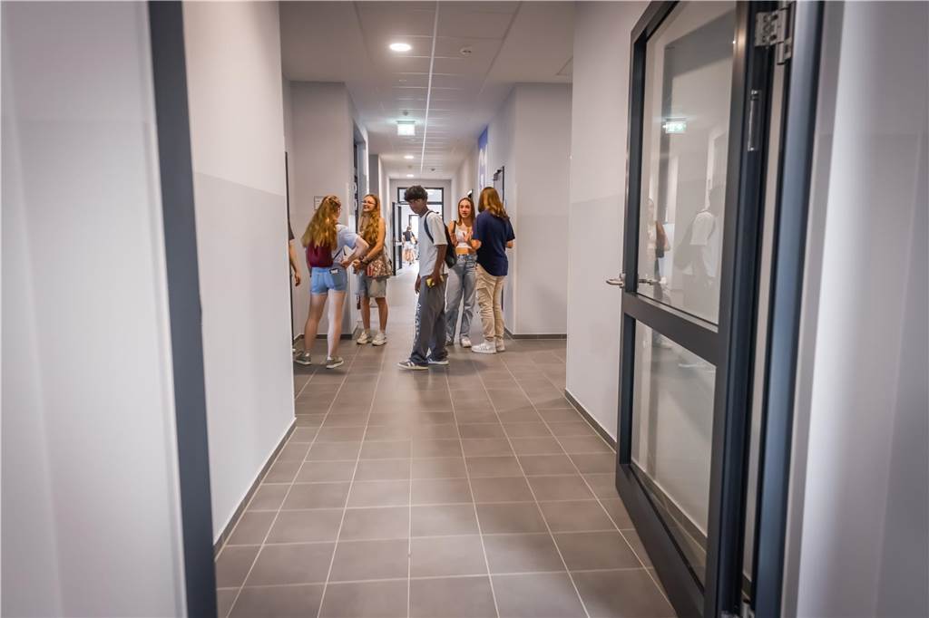 Der Erweiterungsbau des Bert-Brecht-Gymnasiums in Dortmund-Kirchlinde wurde nun offiziell eingeweiht. So sieht das Gebäude von außen aus.