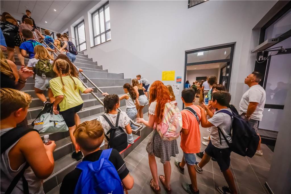 Der Erweiterungsbau des Bert-Brecht-Gymnasiums in Dortmund-Kirchlinde wurde nun offiziell eingeweiht. So sieht das Gebäude von außen aus.