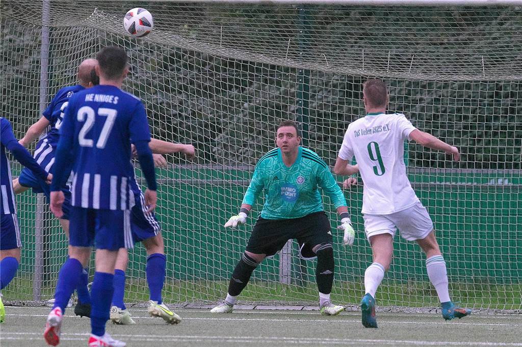 Der ETuS Haltern hat mit 0:2 gegen den TuS Velen verloren. Ein Eigentor leitete die Niederlage ein.